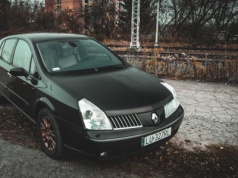 Kupił Renault Vel Satis za 1.500 zł i zrobił kompletny remont. Auto wygląda pięknie