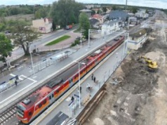 Kolejowy remont letniej stolicy Warmii i Mazur. Perony już dostępne
