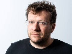 Pomerantsev: Zachód musi prowadzić własną wojnę hybrydową z Rosją