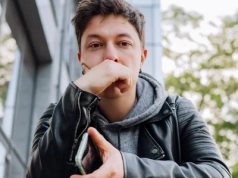 Snus na debacie prezydenckiej. Co zażył jeden z kandydatów?