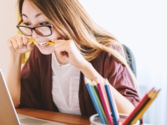 Ocenianie uczniowskich prac to wyzwanie. Sztuczna inteligencja ma to ułatwić