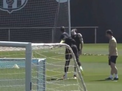 Szczęsny podchodzi do Lewandowskiego i… co tam się wydarzyło! [WIDEO]