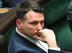 Wyciekła mroczna przeszłość Mentzena. Handlował bronią?