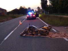 Nietrzeźwy kierowca z zakazem prowadzenia pojazdów. Motocyklista w szpitalu