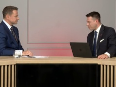 Burza w sieci po geście Mentzena. Inaczej potraktował Trzaskowskiego niż Nawrockiego