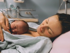 Rok programu in vitro. 952 dzieci i wydatki 800 mln zł. "Zapewniam, że nie zabraknie pieniędzy"