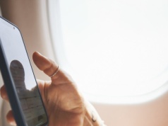 Czy w samolocie można używać telefonu? Tak, ale tylko w ten sposób