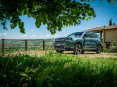 Ładne i oszczędne auto z automatem za 80 tys. zł. Fiat Grande Panda Hybrid – jeździłem nim
