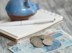 Ile dać kieszonkowego? Tak nauczysz dziecko szacunku do pieniądza