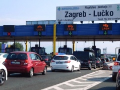 Jak jechać do Chorwacji w 2025 roku? Pociągiem, samochodem czy samolotem?