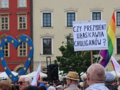 Zwolennicy Rafała Trzaskowskiego na Rynku Głównym [ZDJĘCIA]