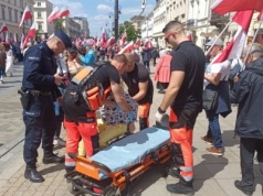 Niebezpieczny incydent na marszu Nawrockiego. Kobieta straciła przytomność