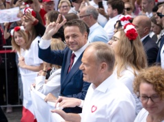 Marsz, marsz Trzaskowski! Wygrał ten pojedynek. PiS chyba stracił wiarę w Nawrockiego