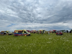 Rośnie tragiczny bilans niedzielnego wypadku podczas zawodów samochodowych na lotnisku w Krośnie