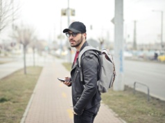 Uważaj, gdzie kładziesz smartfon. Chwila nieuwagi i masz problem