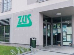 Świadczenie zawieszone, a pieniądze do zwrotu. Czas tylko do 31 maja