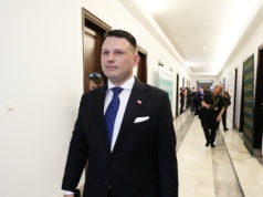 Mentzen tłumaczy się z 