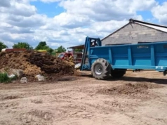 Tragedia pod Sieradzem. Rozrzutnik obornika wciągnął rolnika