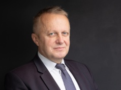 Prof. Ryba: Zbierają Trzaskowskiemu lewicowe procenciki