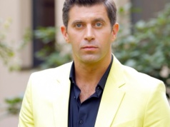 Krzysztof Wieszczek ukrywa żonę przed światem. Próżno szukać jej zdjęć