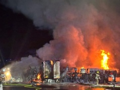 Wypadek na A1 w Pomorskiem. Ciężarówki stanęły w ogniu, są ranni