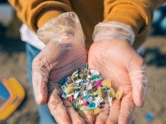 Niebezpieczny duet. Mikroplastik wzmacnia groźne bakterie