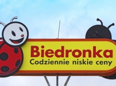 Polacy jeżdżą po Biedronkach i wykupują. Kwiaty, słodkości i upominki na Dzień Matki w specjalnych cenach