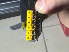 MSI miało rozwiązać problem topiących się złączy w RTX 5090. Kolejny przypadek pokazuje, że to nie takie proste