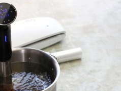 Gotowanie sous-vide. Te cyrkulatory i urządzenia pozwolą uzyskać rezultaty jak z najlepszych restauracji