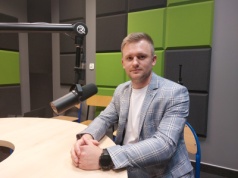 Jak powinno się zachować dziecko, gdy jest zaczepiane przez obce osoby? Psycholog radzi