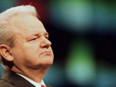 27 maja 1999 roku Slobodan Milošević został postawiony w stan oskarżenia o zbrodnie przeciwko ludzkości