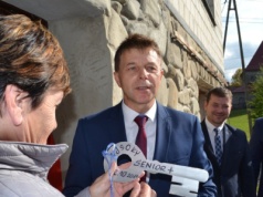 Dosadnie w 35. rocznicę JST: Niech warszawski salon nie zaprząta sobie głowy uszczęśliwianiem nas na siłę