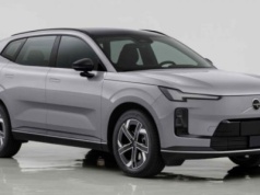 Volvo XC70 ma baterię 39,6 kWh i silnik 1.5 pod maską. To auto, które chcesz mieć