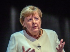 Angela Merkel ostro o kontrolach na granicach. Grozi utratą Schengen