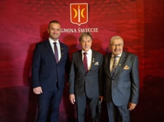 Tadeusz Pogoda został Honorowym Obywatelem Świecia