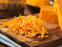 Ser cheddar - charakterystyka, zastosowanie w kuchni. Co warto wiedzieć na temat cheddara?