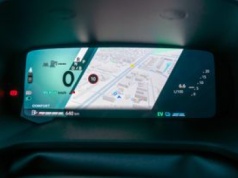 Test: miesiąc z hybrydowym Renault Symbioz E‑Tech - nurkujemy w ekranach inforozrywki