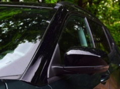 Kompaktowy SUV Jeepa na finiszu. To dobry czas na rabat