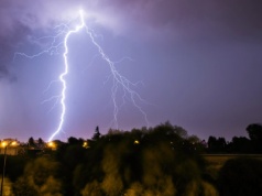 Nagłe załamanie pogody w Polsce. Nadciągają burze i ulewy. IMGW wydał ostrzeżenia