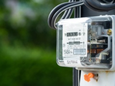 Rząd zmienia zasady gry w energetyce. Nowe przepisy, prostsze rachunki za prąd i ułatwienia dla OZE