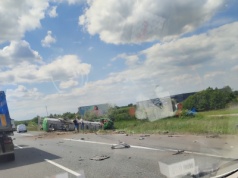 Wypadek na A4 w kierunku Krakowa. Dwie osoby zostały ranne