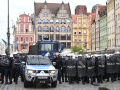 Bitwa kibiców w centrum Wrocławia. Na miejscu popełniono poważny błąd