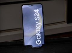 Samsung Galaxy S24 prawie 50% taniej. Dlatego warto kupować telefony rok po premierze