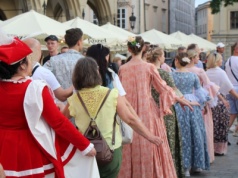 Weź udział w tanecznym korowodzie. Wydarzenie odbędzie się na Rynku Głównym