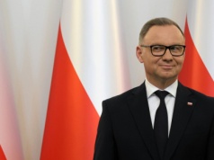 Duda liderem zaufania na ostatniej prostej prezydentury. Nawrocki wyrównał z premierem