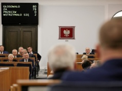Pracodawcy odtajnią wynagrodzenia. Senat przyjął ustawę. Ma jedną wątpliwość