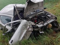 Fiat uderzył w drzewo, kierujący przewieziony do szpitala