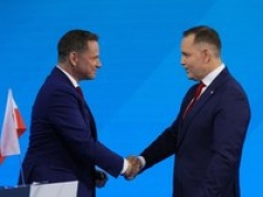 Kto lepiej zadba o interesy Polski na arenie międzynarodowej? Sondaż Opinia24 dla RMF FM