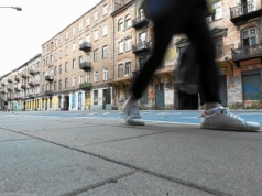 Handluje wieloma używkami, ale przed jedną ostrzega. "Wypala żyły" [FRAGMENT KSIĄŻKI]