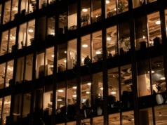 Rośnie potężny problem. Połowa firm ma problem ze znalezieniem pracowników